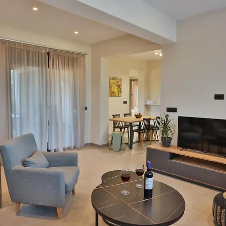 Bliss Sunrise Penthouse Apartment *